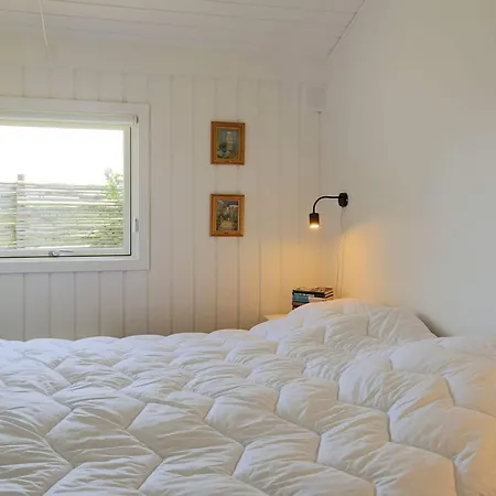 4 Person In Gilleleje-by Traum * Gilleleje